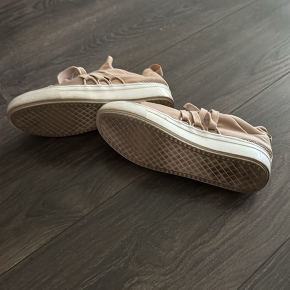 Steve Madden Sneakers - Picture 4 of 4